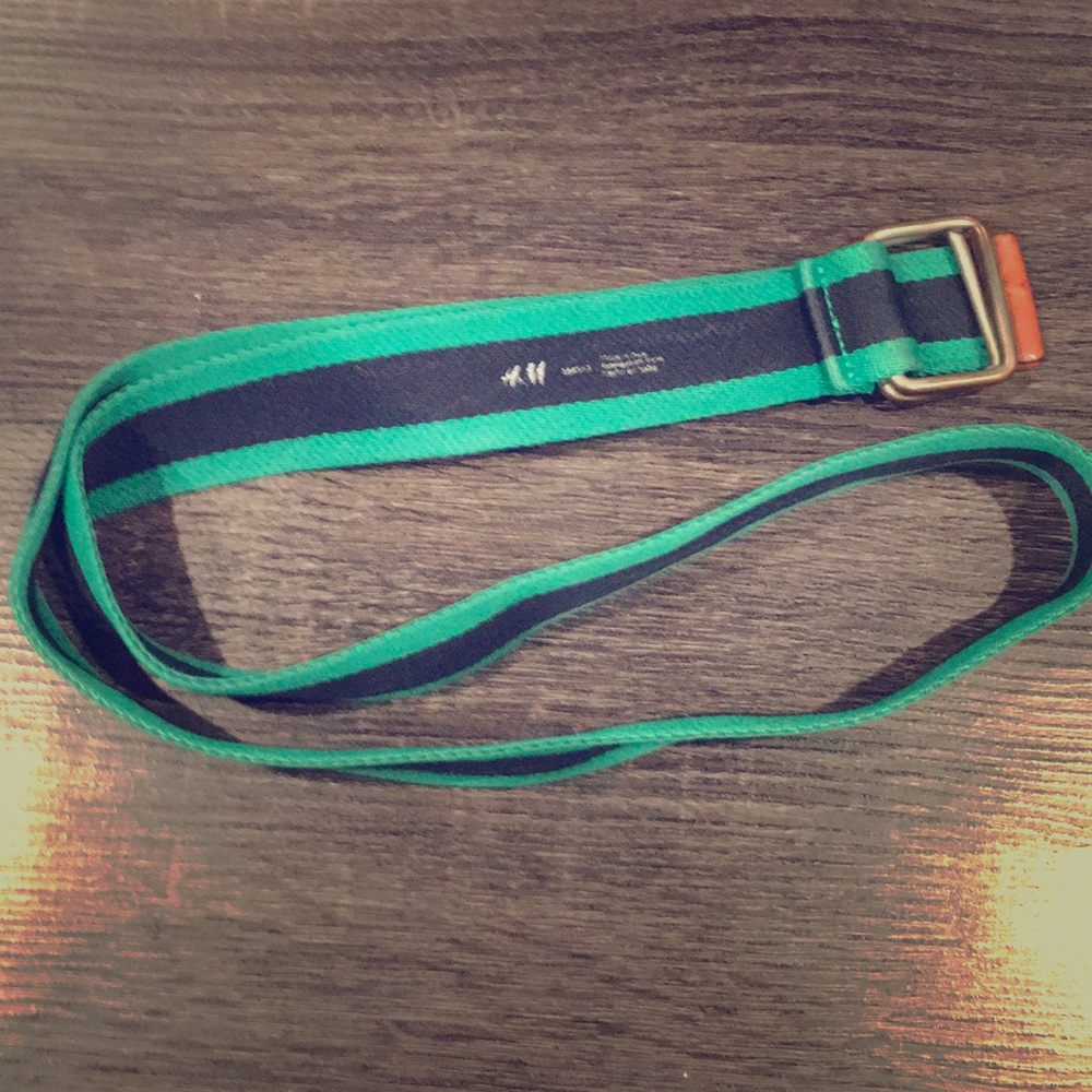 H&M men’s green belt